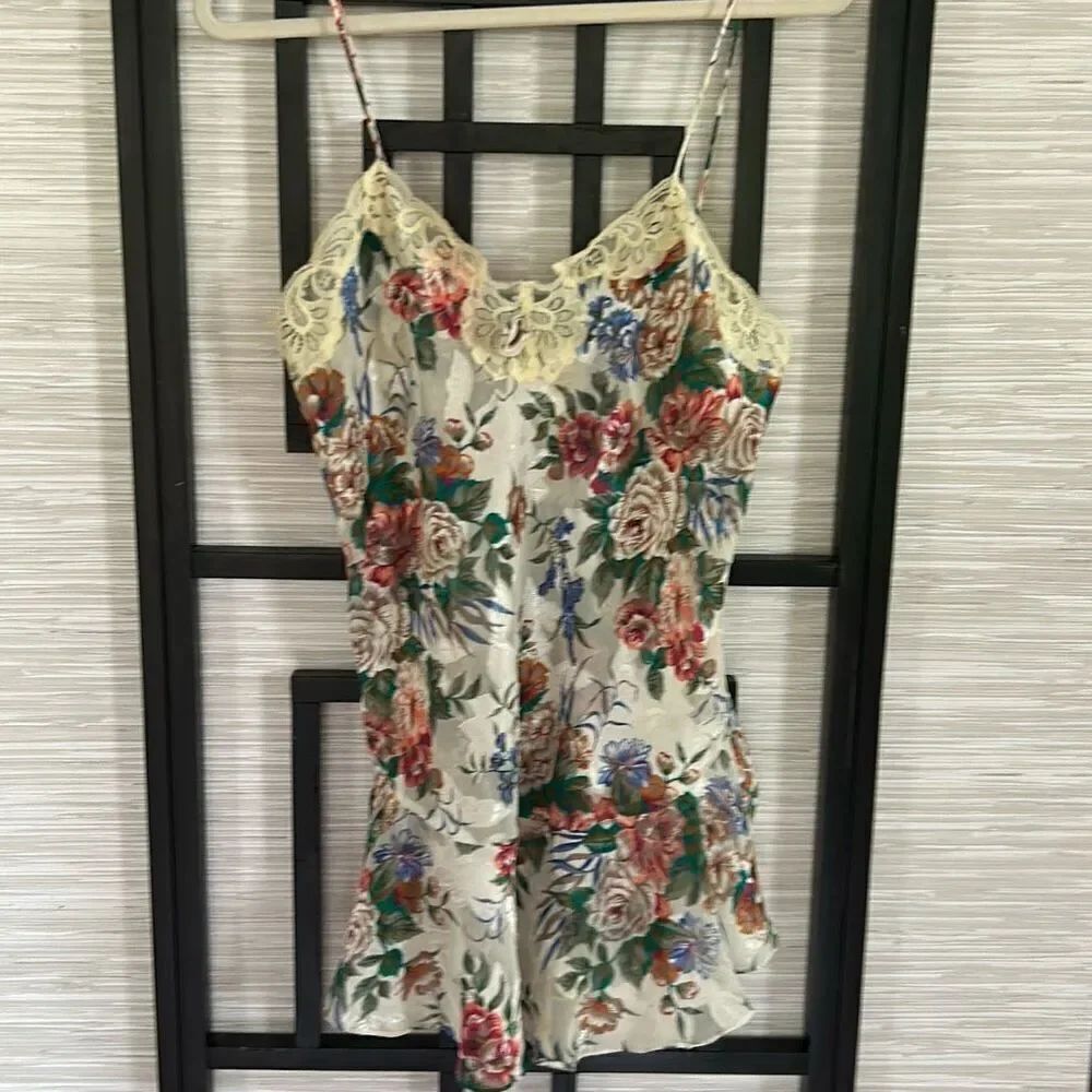 Vintage Victoria’s Secret lace floral nightgown/slip size M